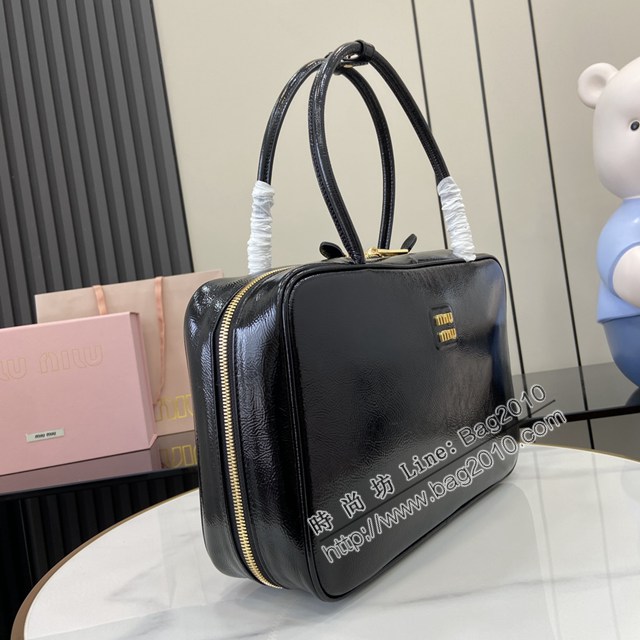 MIU MIU專櫃繆繆最新款公事包小牛皮手提包 jh2884型號：5BB117